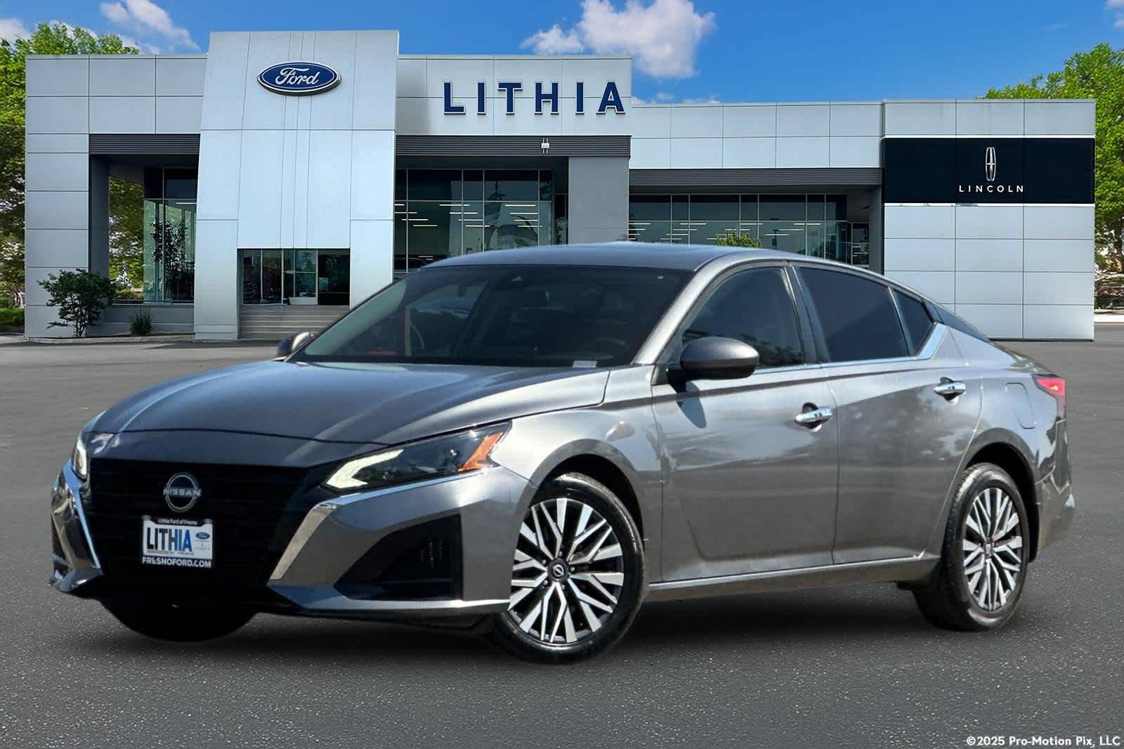 Used 2023 Nissan Altima 2.5 SV w/ SV Premium Package AWD/4WD image 1