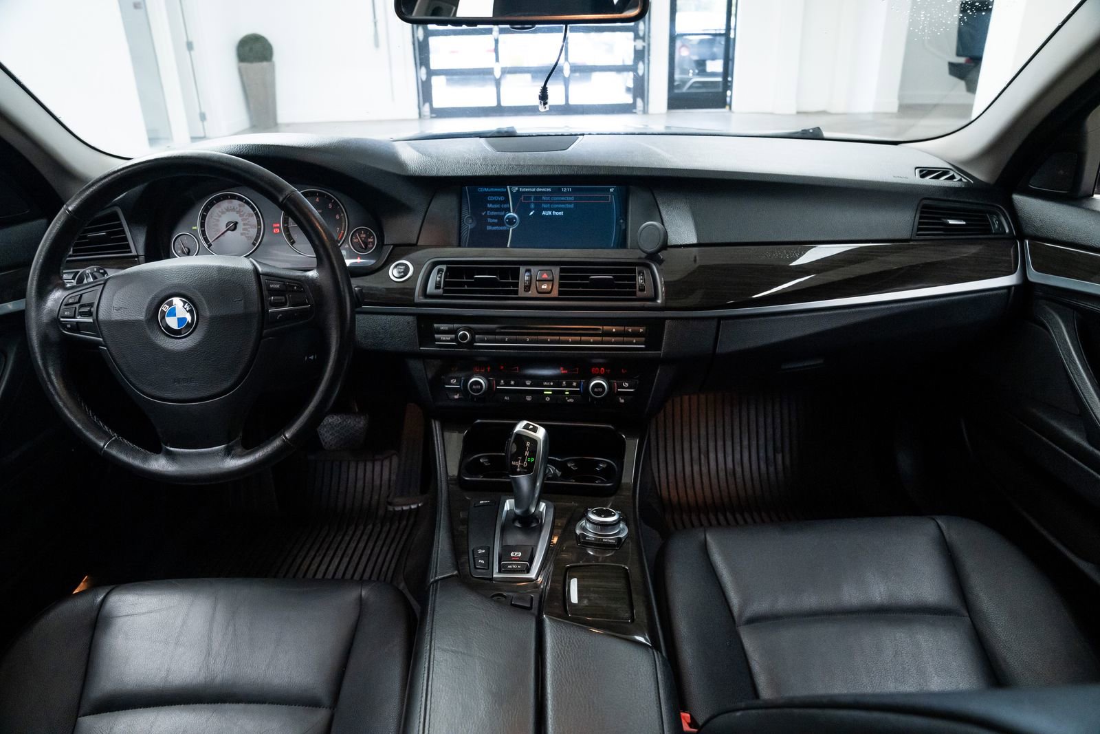 Used 2011 BMW 535i xDrive Sedan AWD/4WD image 9