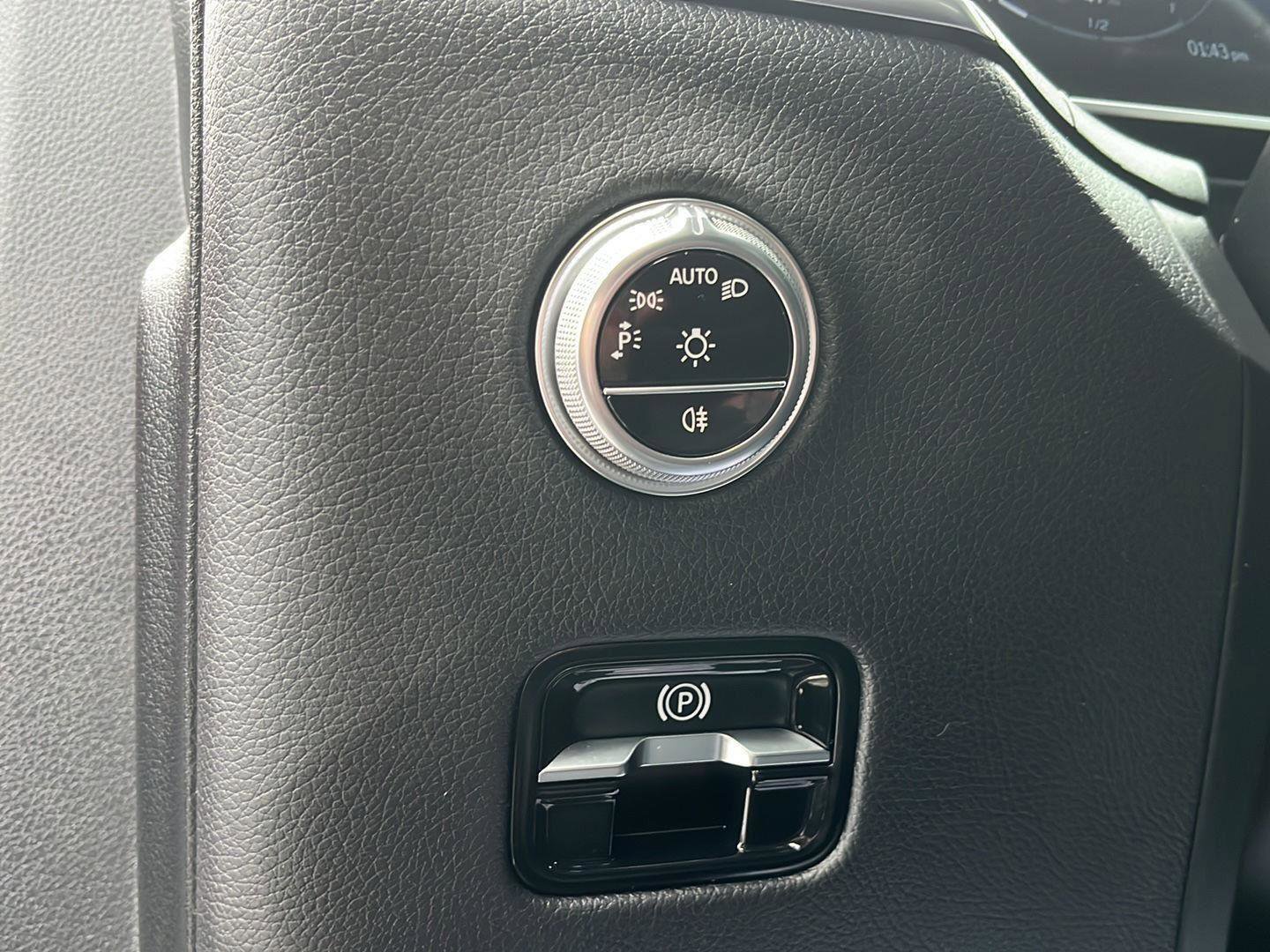 Used 2024 Mercedes-Benz GLC 300 4MATIC image 21