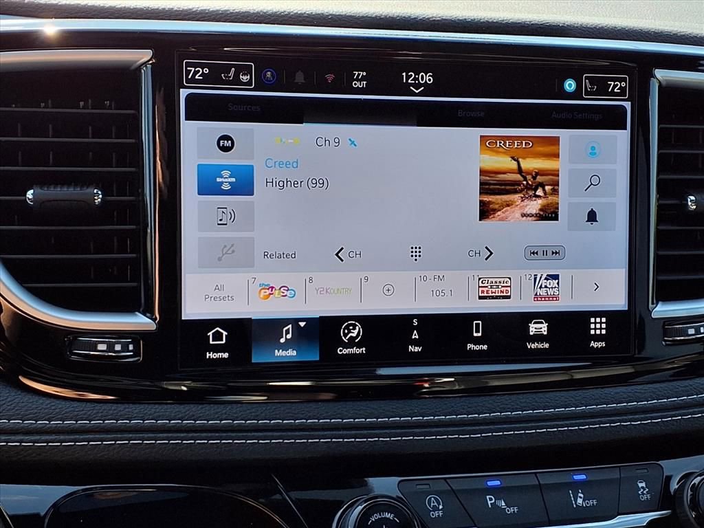 New 2026 Chrysler Pacifica Limited image 9