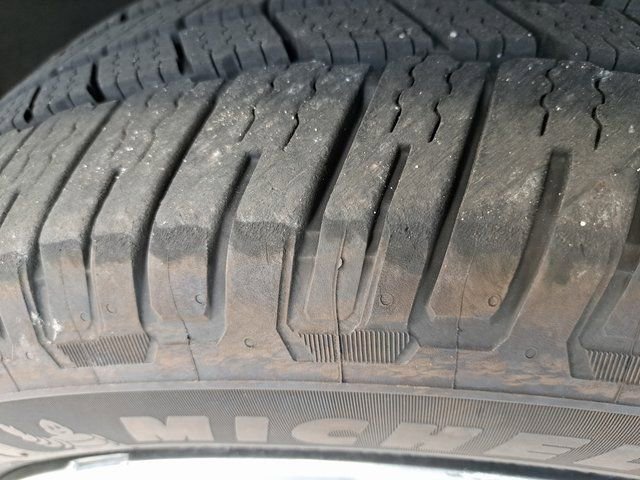 Used 2018 Cadillac Escalade Luxury image 40