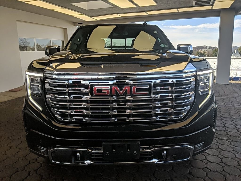 Used 2022 GMC Sierra 1500 Denali AWD/4WD image 2