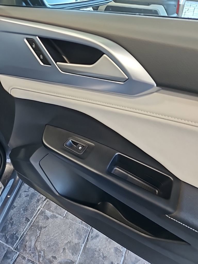 New 2026 Volkswagen Taos SE AWD/4WD image 11