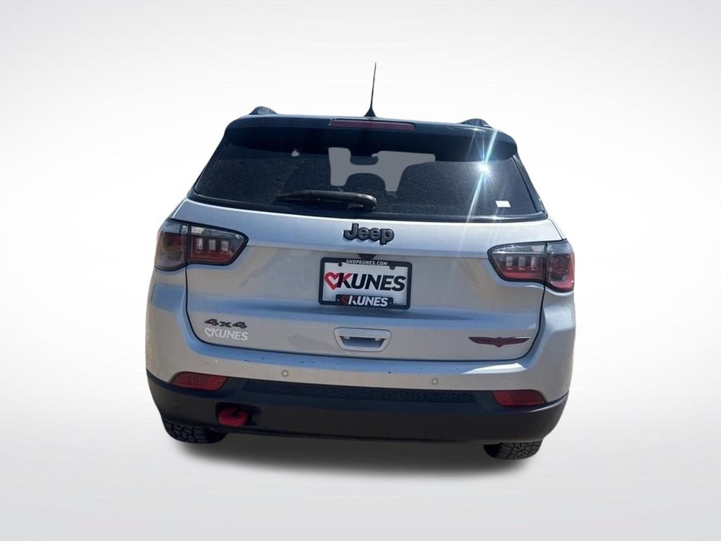 Used 2025 Jeep Compass Trailhawk AWD/4WD image 11