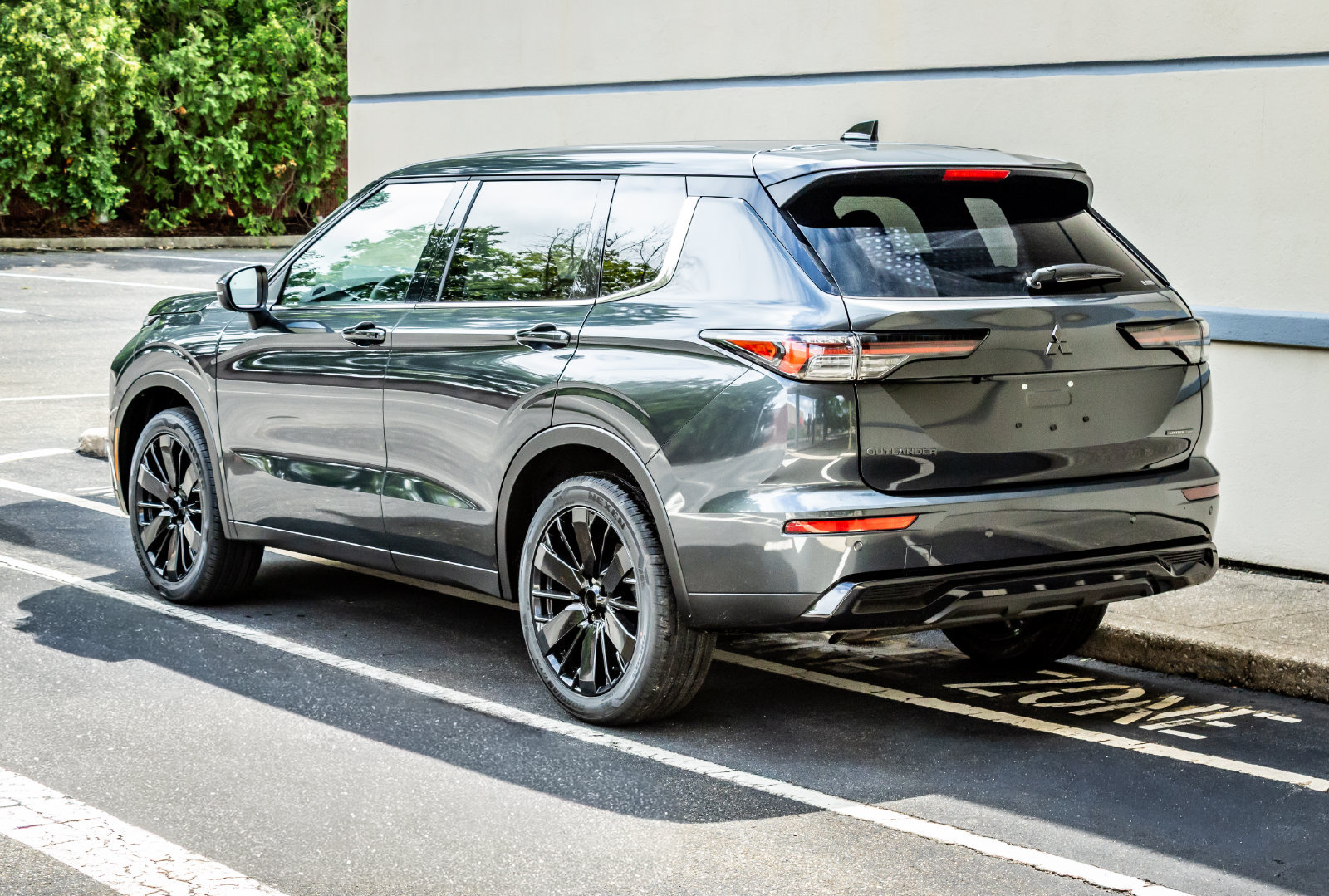 New 2026 Mitsubishi Outlander LE AWD/4WD image 5