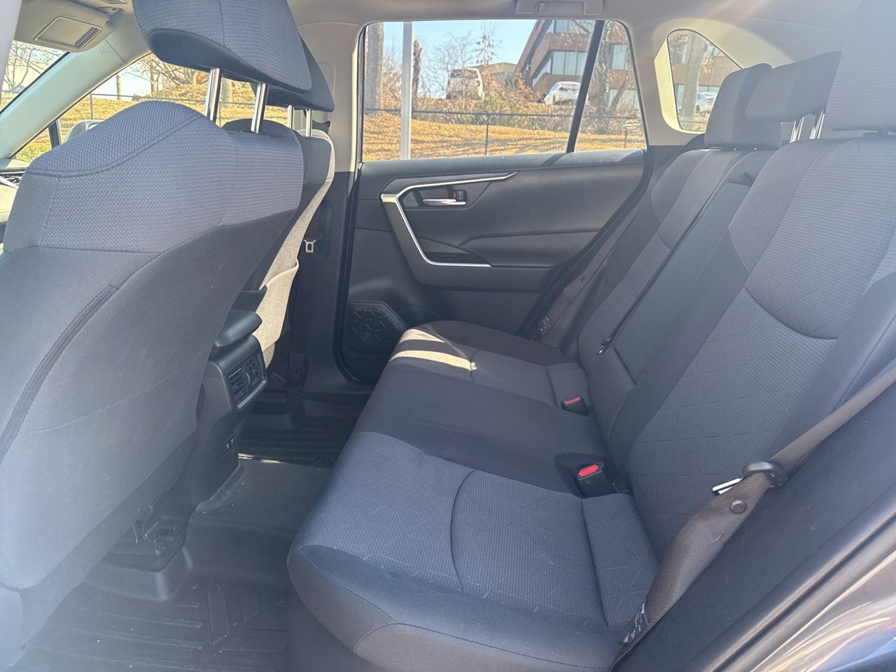 Used 2020 Toyota RAV4 XLE w/ Convenience Package image 8