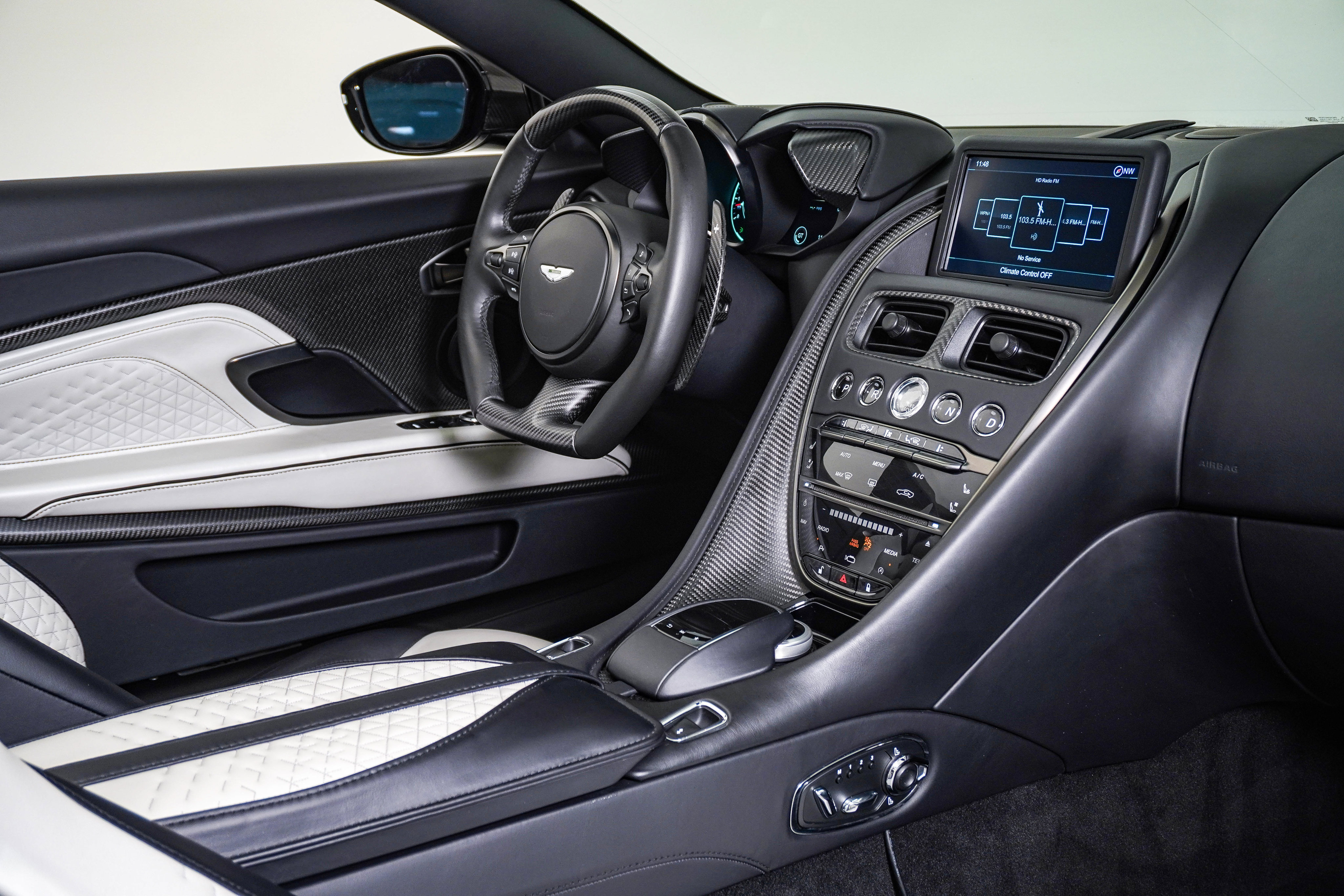 Used 2023 Aston Martin DBS Superleggera Volante RWD image 18