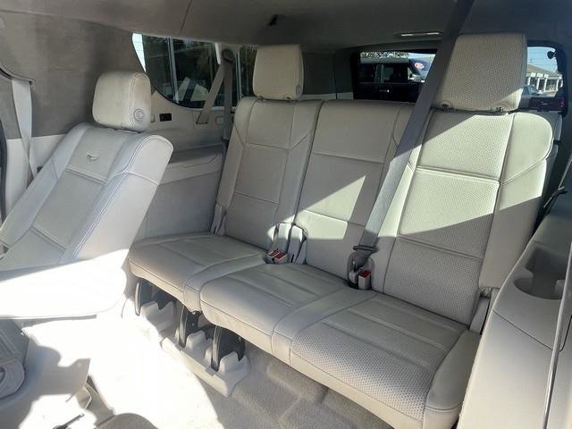 Used 2021 Cadillac Escalade ESV Premium Luxury Platinum image 29