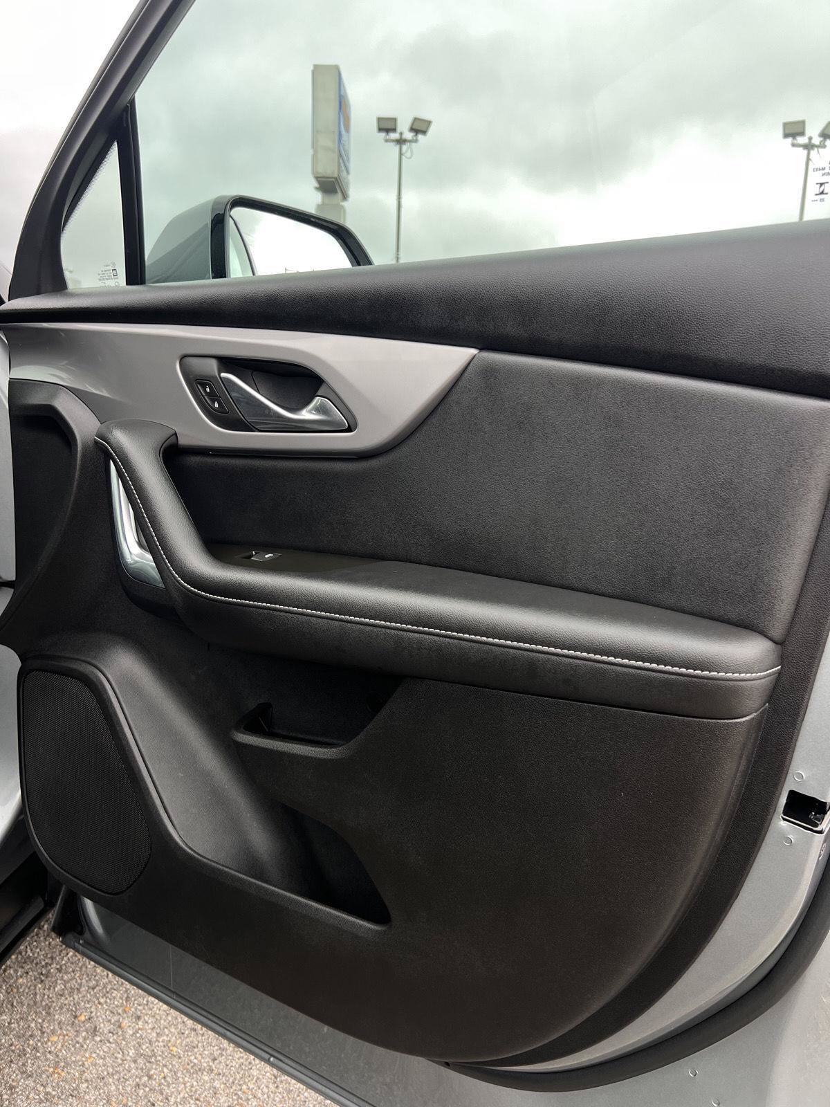 Used 2024 Chevrolet Blazer LT FWD image 26