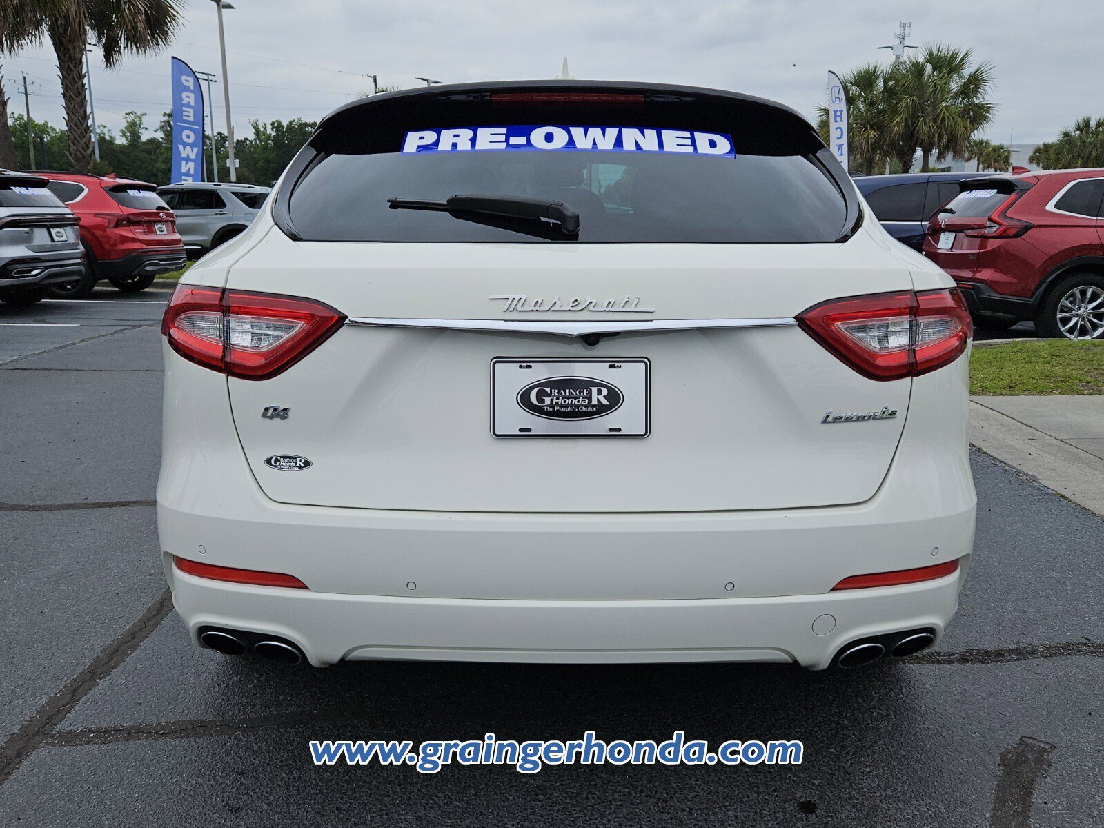 Used 2020 Maserati Levante AWD/4WD image 4