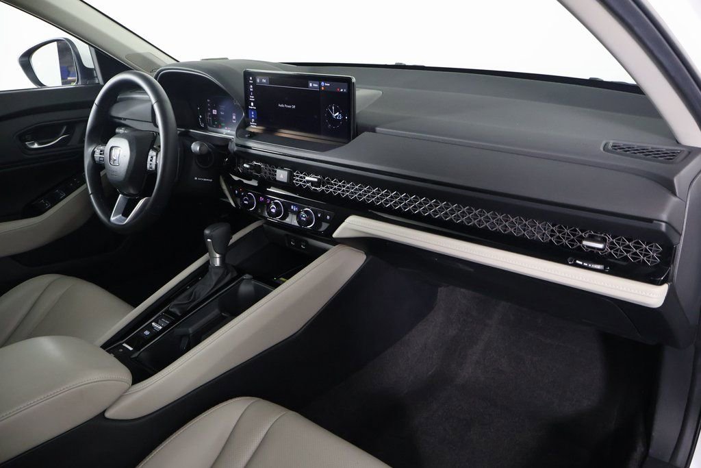 Used 2023 Honda Accord Touring image 9