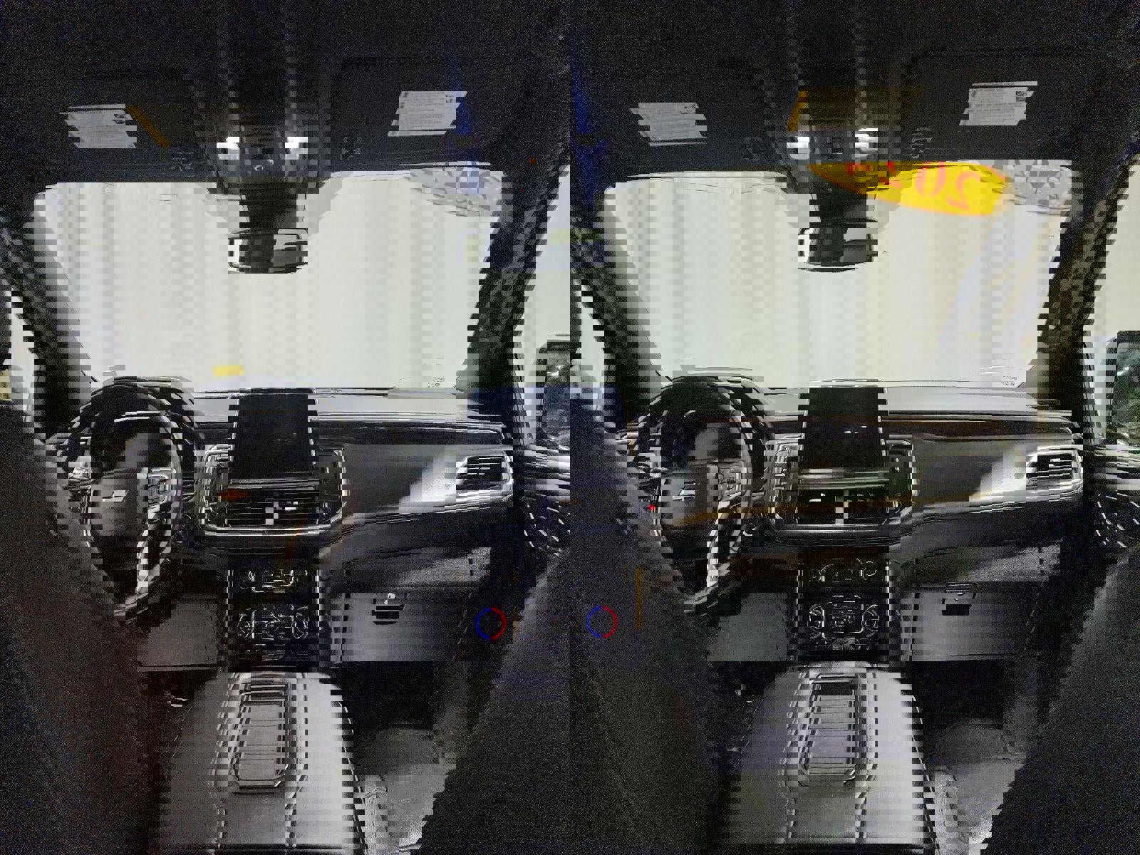 Used 2024 Chevrolet Suburban LT image 18