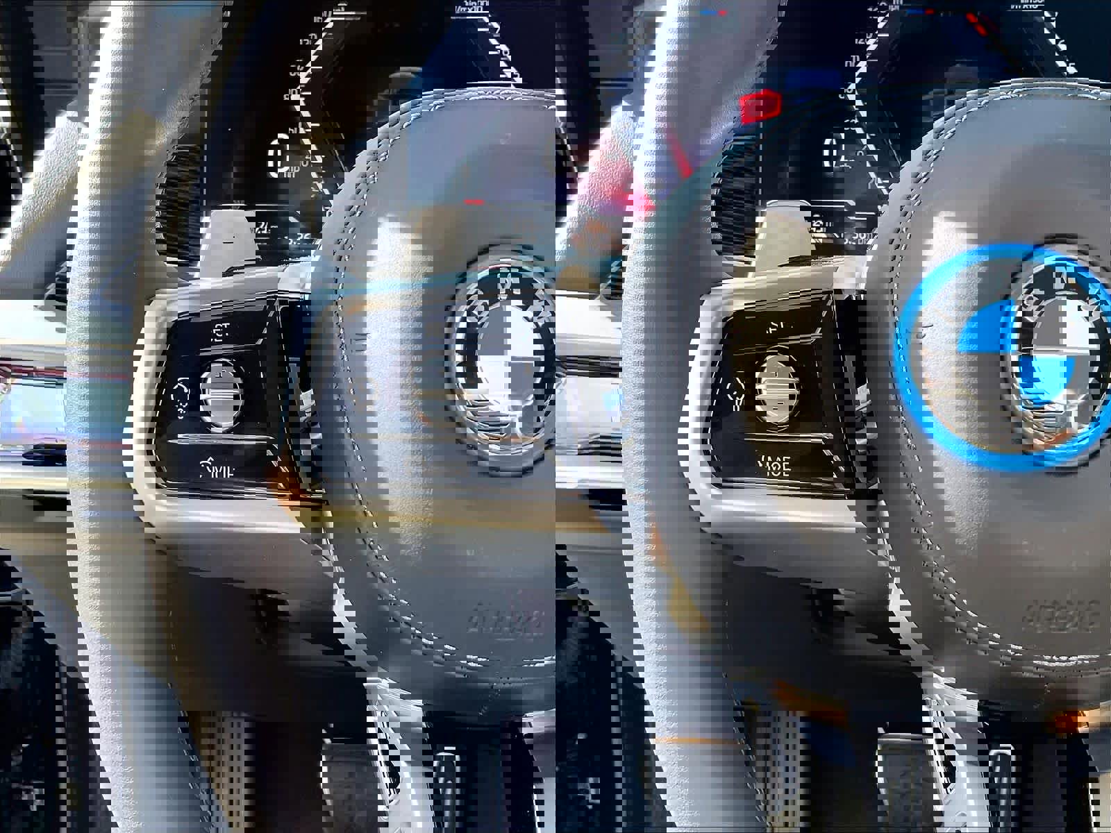 Used 2025 BMW 750e xDrive image 20