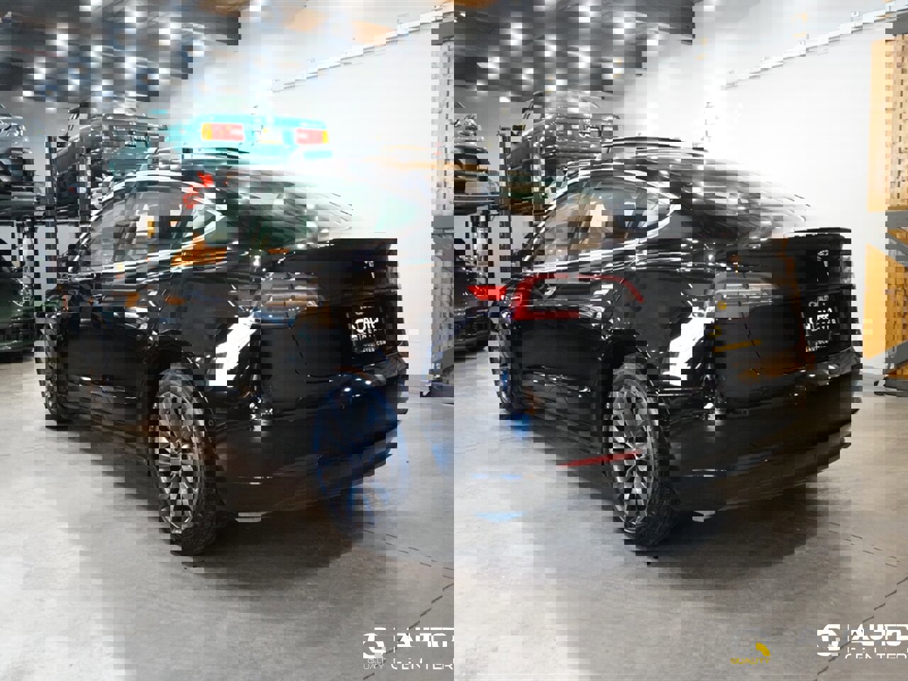 Used 2020 Tesla Model 3 Standard Range Plus image 6