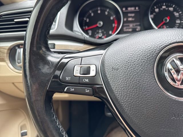 Used 2017 Volkswagen Passat 1.8T SE FWD image 19