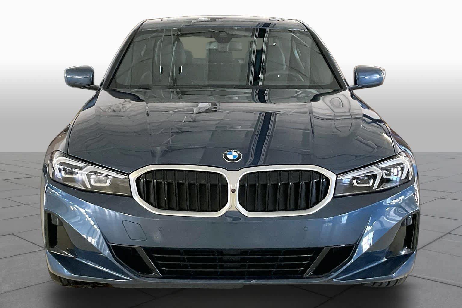 Used 2025 BMW 330i Sedan RWD image 3
