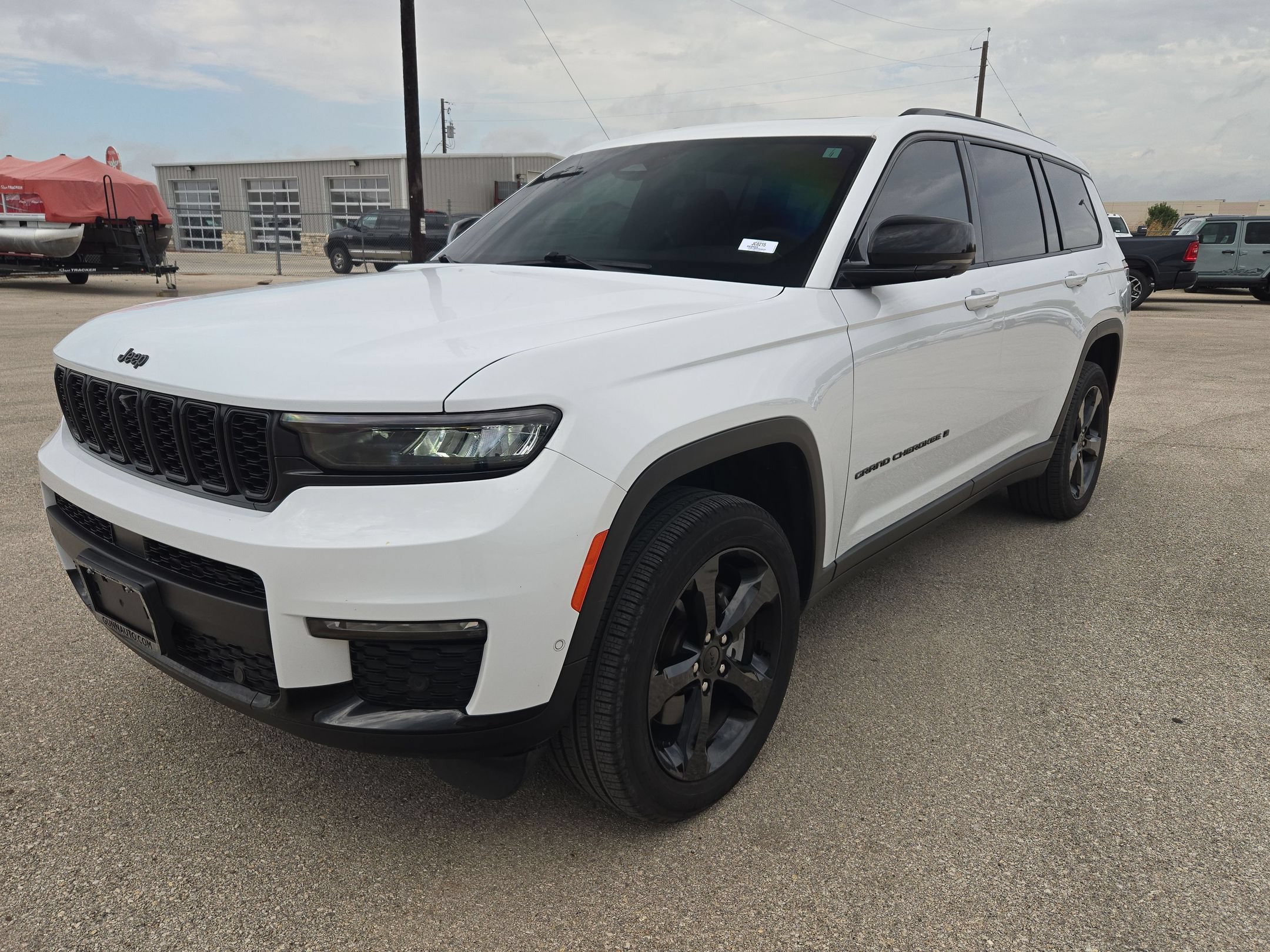 Used 2025 Jeep Grand Cherokee L Limited w/ Luxury Tech Group II RWD image 7