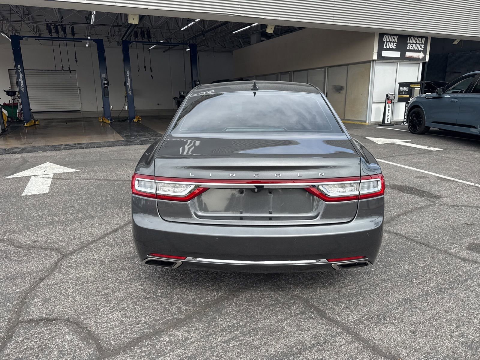 Used 2019 Lincoln Continental Premiere image 6