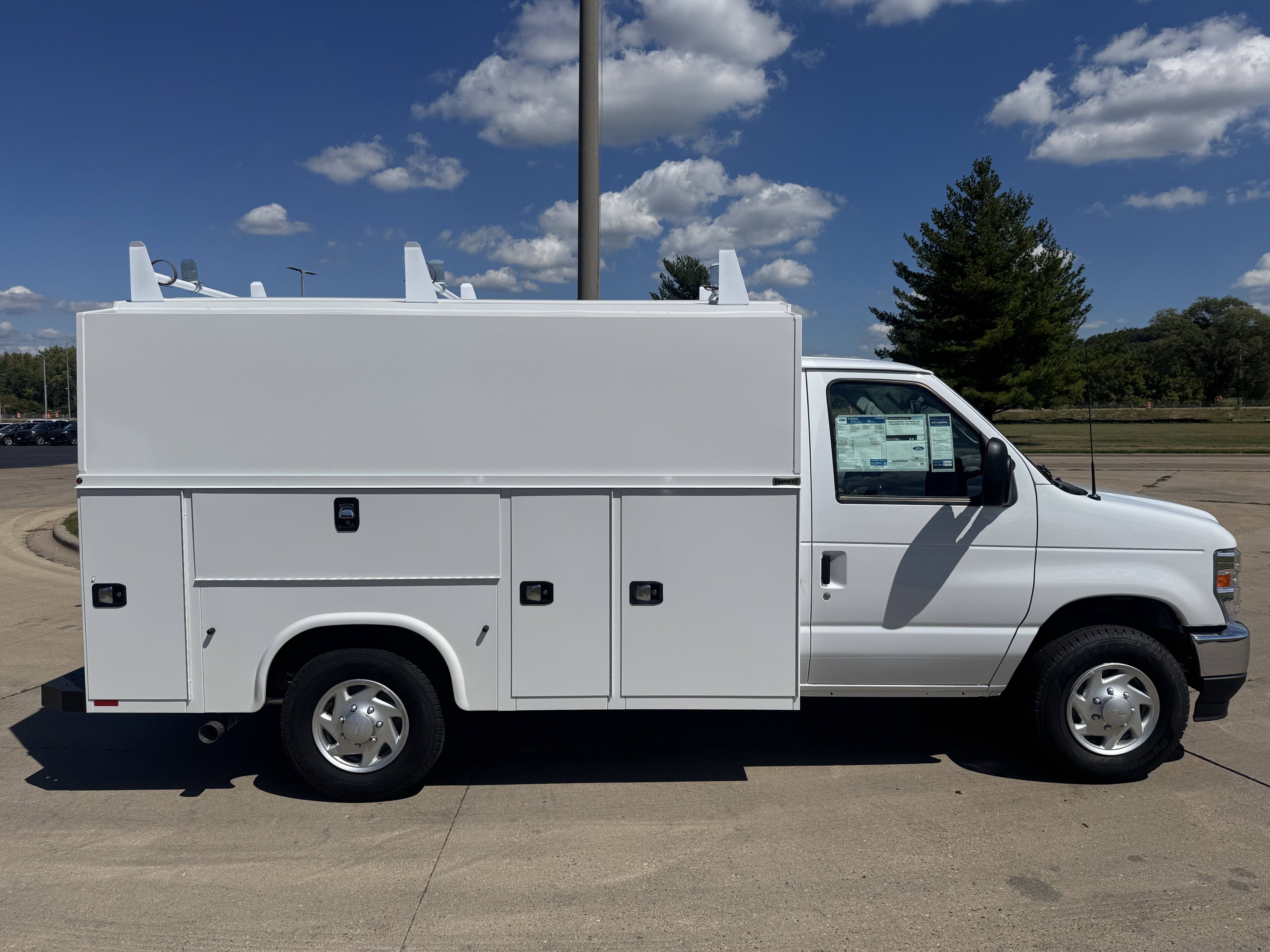 New 2026 Ford E-350 and Econoline 350 Super Duty w/ Power Equipment Group image 8