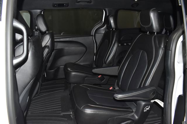 Certified 2025 Chrysler Pacifica Select image 31