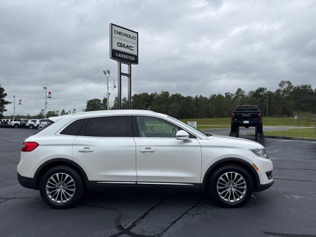 Used 2016 Lincoln MKX Select w/ Select Plus Package FWD image 2