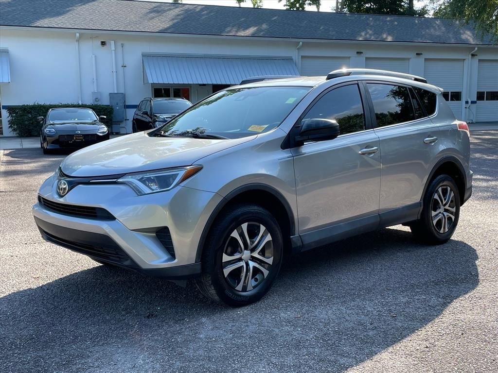 Used 2017 Toyota RAV4 LE FWD image 28
