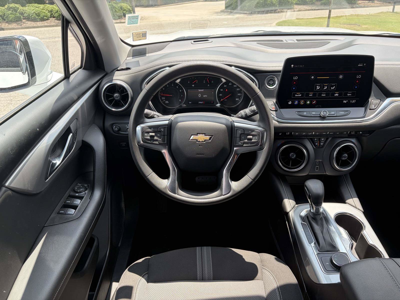 Used 2025 Chevrolet Blazer LT FWD video 2