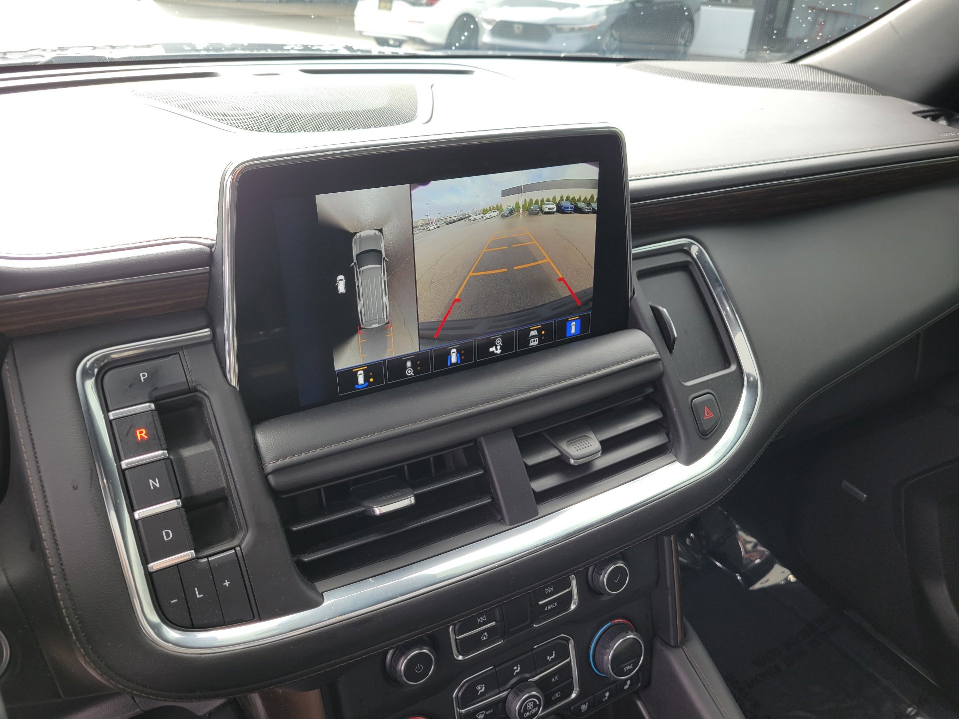 Used 2023 Chevrolet Suburban High Country image 27