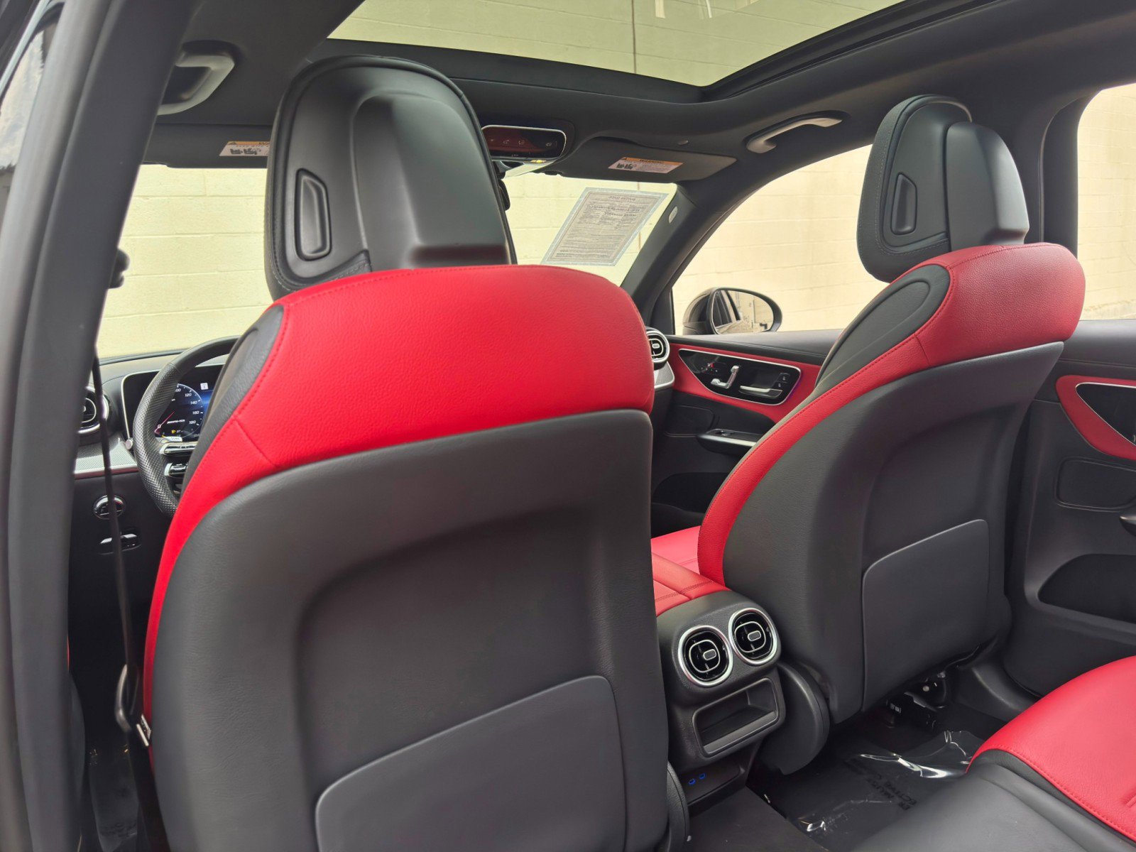 Used 2024 Mercedes-Benz GLC 43 AMG 4MATIC image 43
