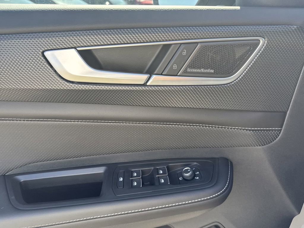 New 2025 Volkswagen Atlas Cross Sport SEL Premium R-Line image 22