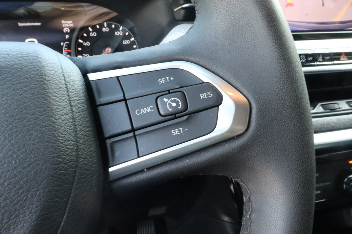 Used 2025 Jeep Compass Latitude AWD/4WD image 25
