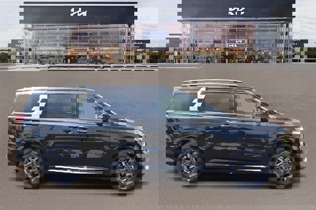 New 2026 Kia Carnival SX image 2