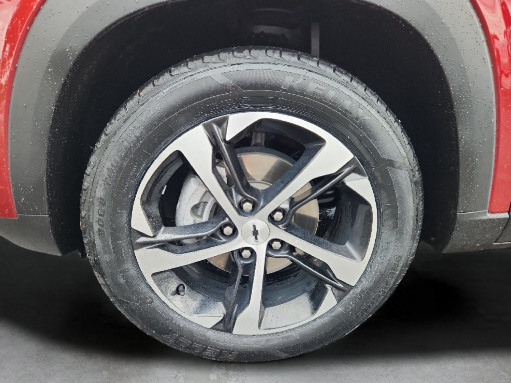 Used 2024 Chevrolet Trax RS FWD image 23