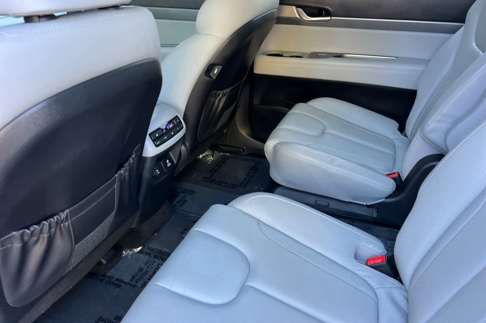 Used 2022 Hyundai Palisade SEL w/ Premium Package FWD image 4