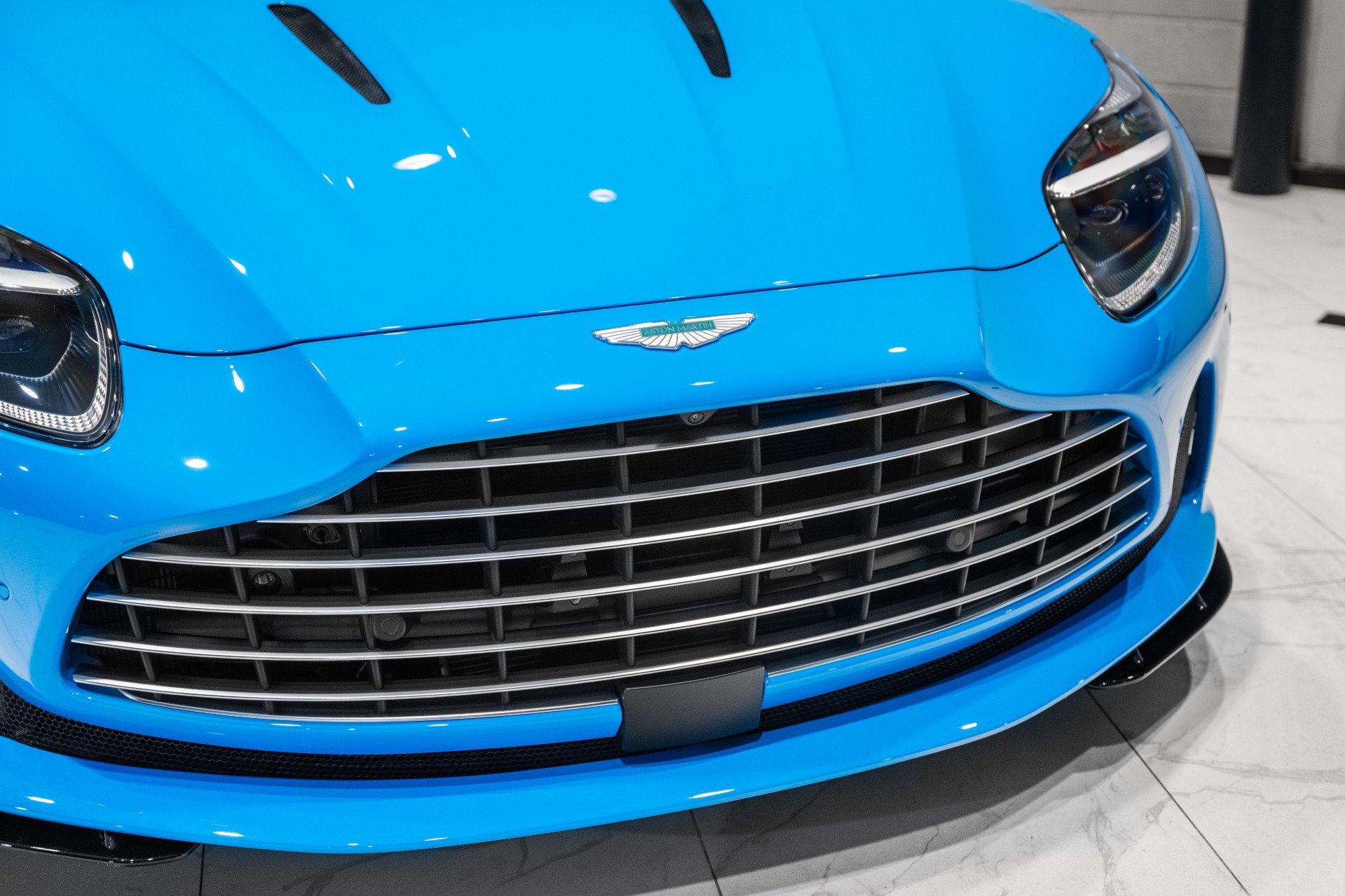 New 2025 Aston Martin DB12 Convertible image 46