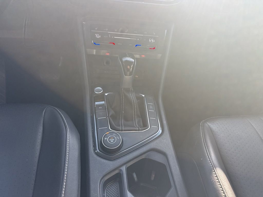 Used 2022 Volkswagen Tiguan SE AWD/4WD image 14