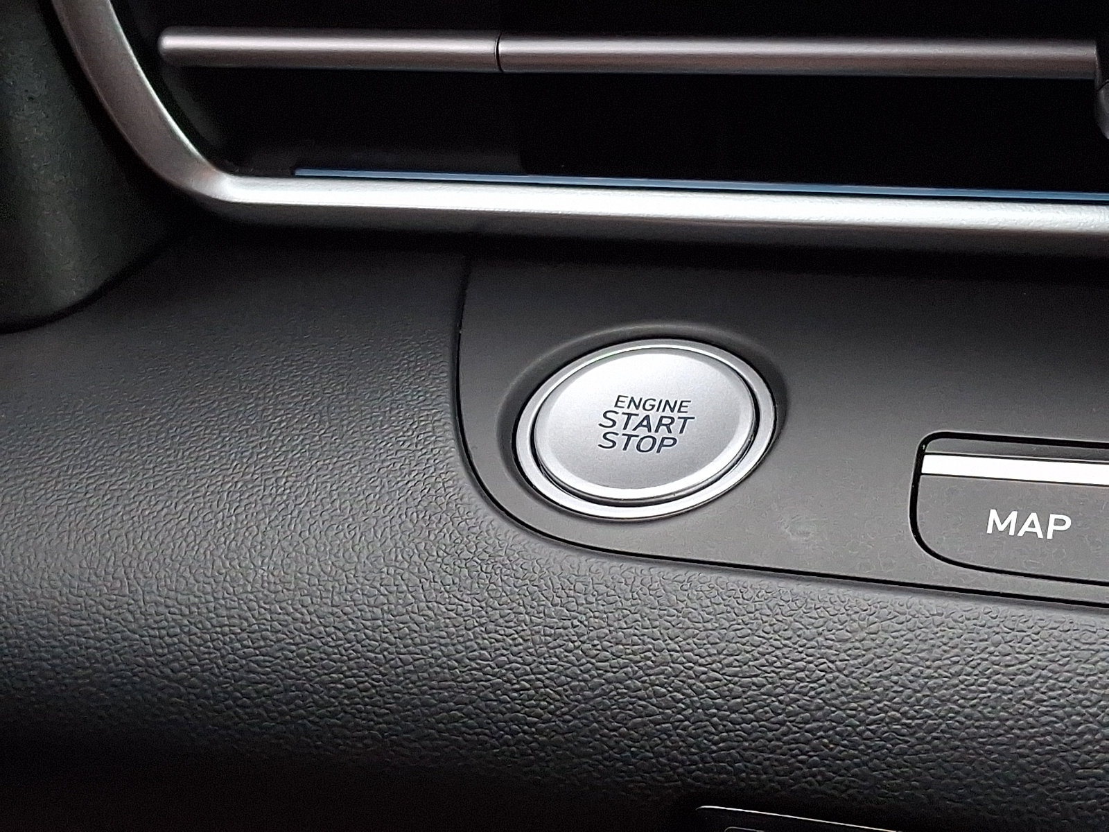 Used 2024 Hyundai Elantra SEL FWD image 26