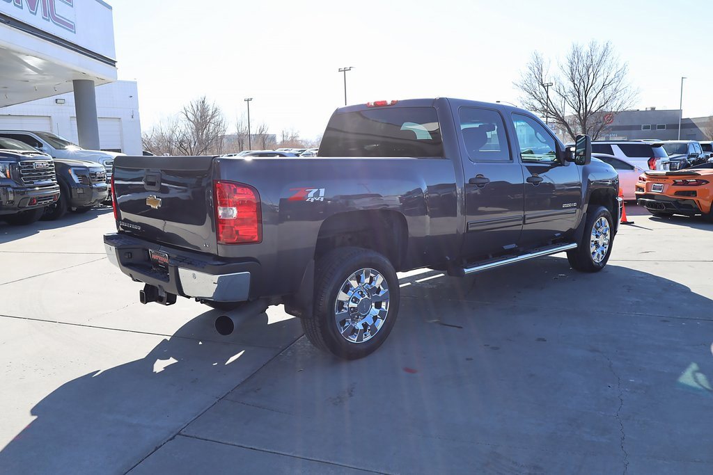 Used 2011 Chevrolet Silverado 2500 LT w/ Interior Plus Package image 6