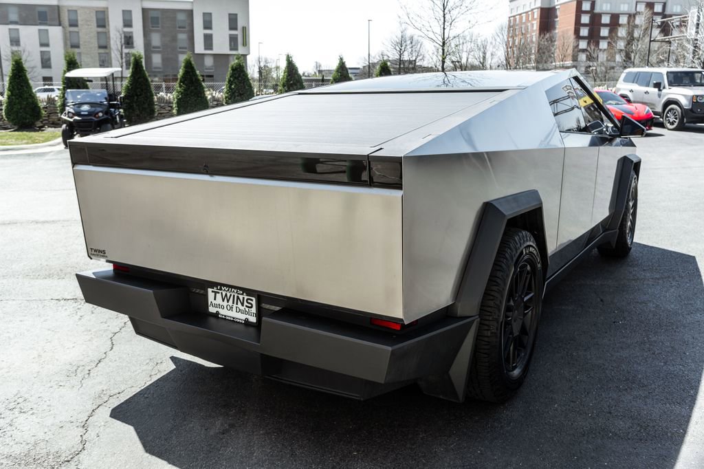 Used 2025 Tesla Cybertruck AWD Crew Cab image 34