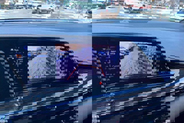 Used 2023 Cadillac Escalade Premium Luxury w/ Performance Package image 21