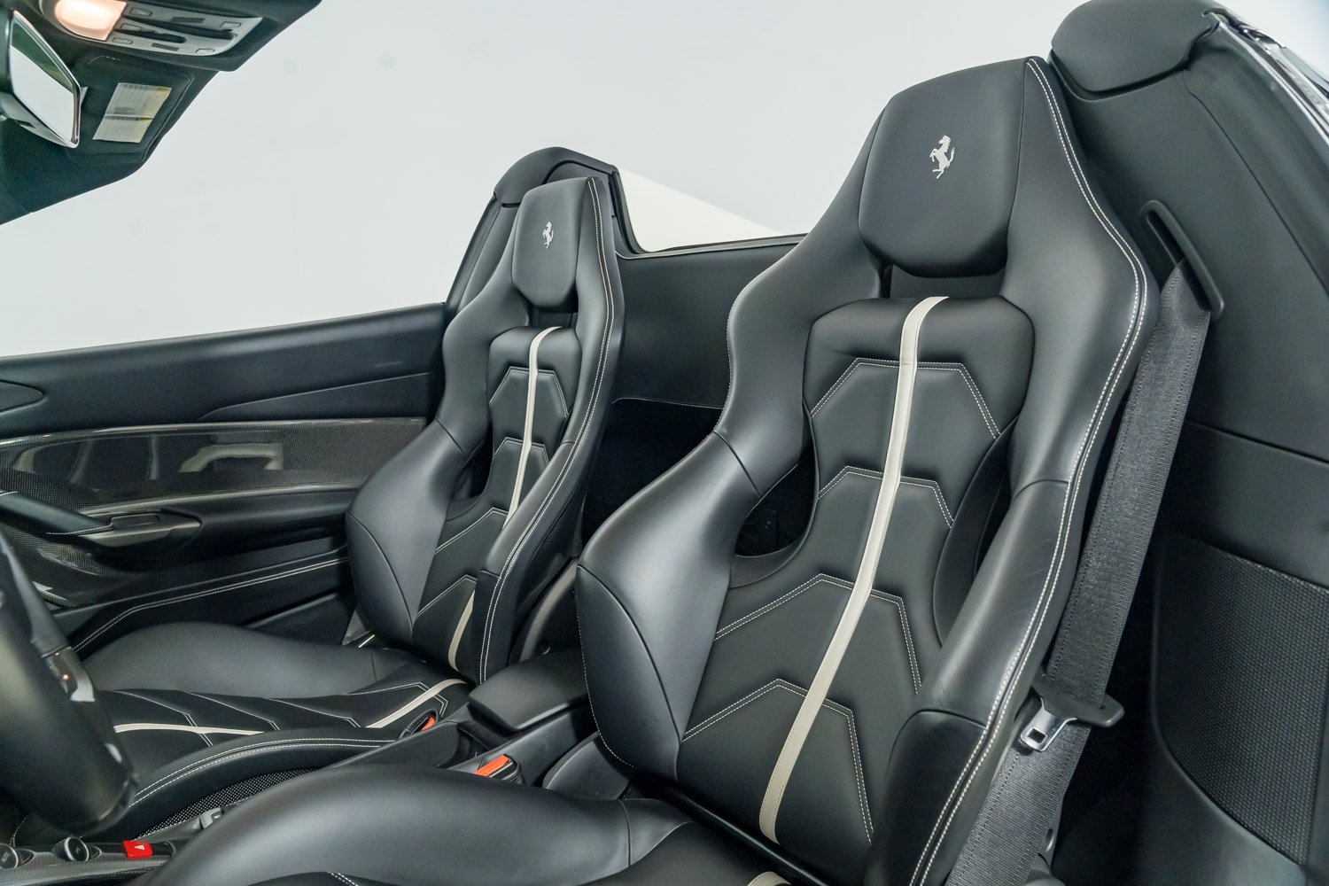 Used 2018 Ferrari 488 Spider RWD image 32