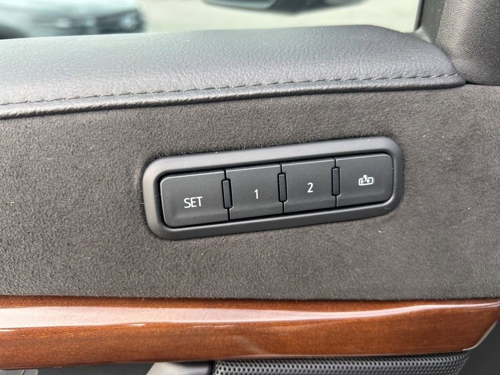 Used 2019 Cadillac Escalade Luxury image 13