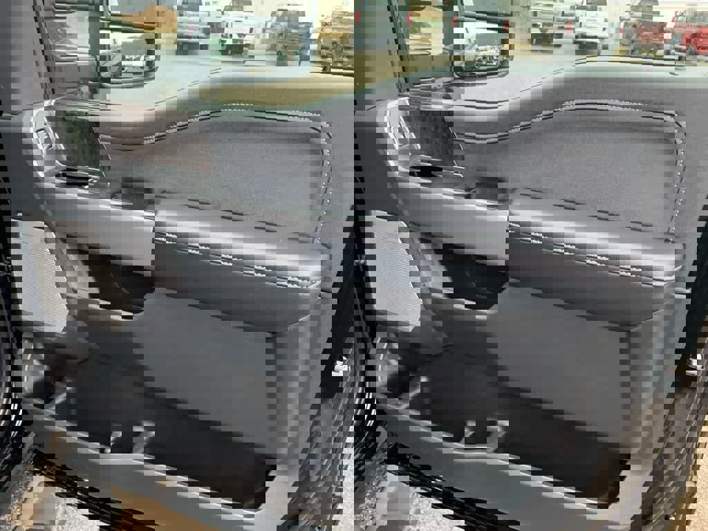 Used 2024 Ford F350 Lariat w/ Black Appearance Package image 27