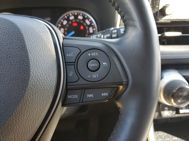 Used 2022 Toyota RAV4 XLE Premium image 26