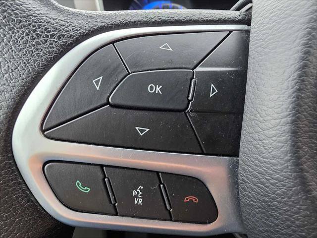 Used 2020 Chrysler Voyager Lxi FWD image 29