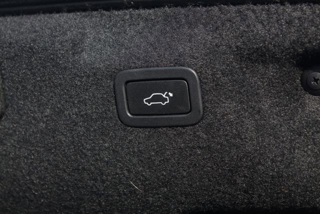 Used 2020 Jaguar XE S image 13