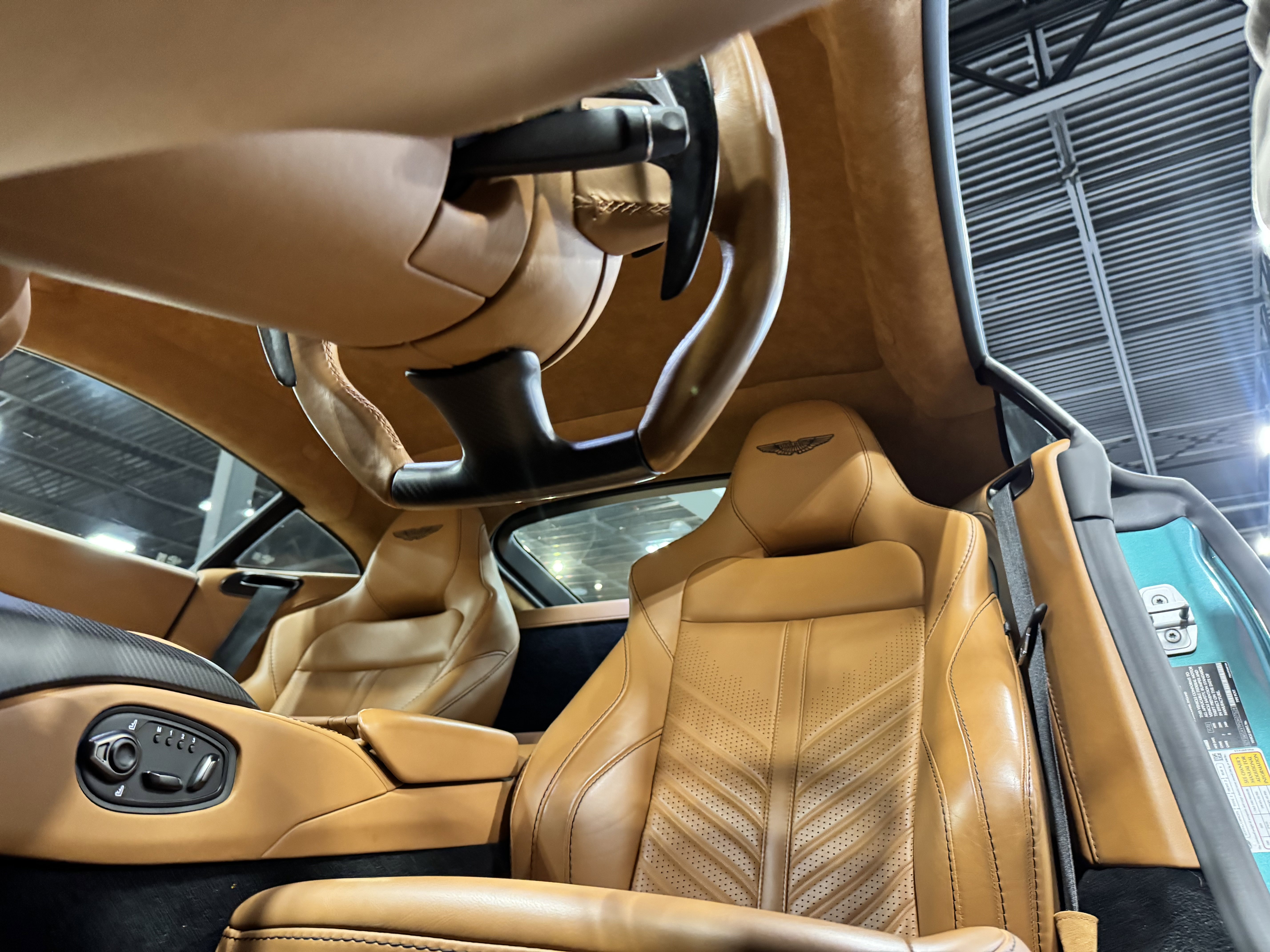 Used 2023 Aston Martin V12 Vantage V12 image 29