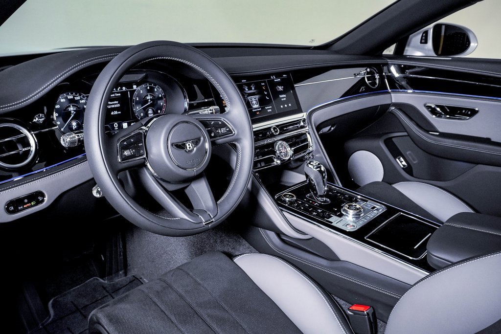 Used 2023 Bentley Flying Spur S V8 image 21