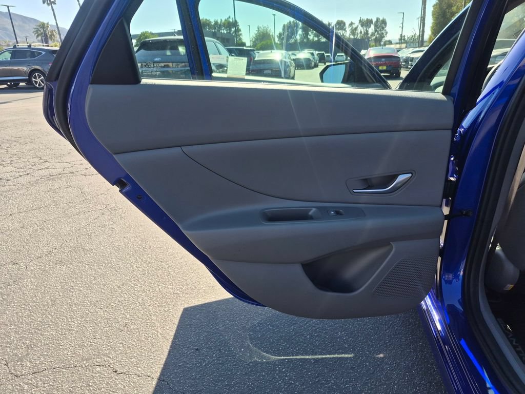 Certified 2026 Hyundai Elantra SE FWD image 21