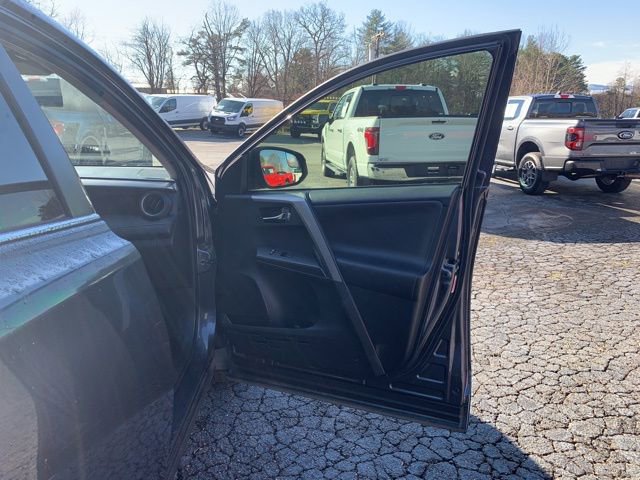 Used 2017 Toyota RAV4 XLE image 14